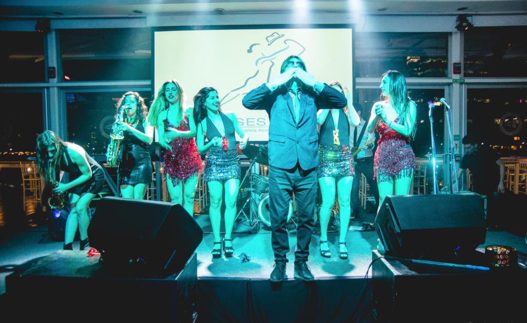 Contratar a BABYDOLL al: 011 5452-1766 / Banda de Covers para Fiestas y Eventos