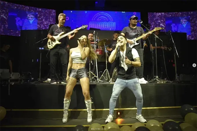 Contratar a MONAMI Contacto al: 011 5452-1766